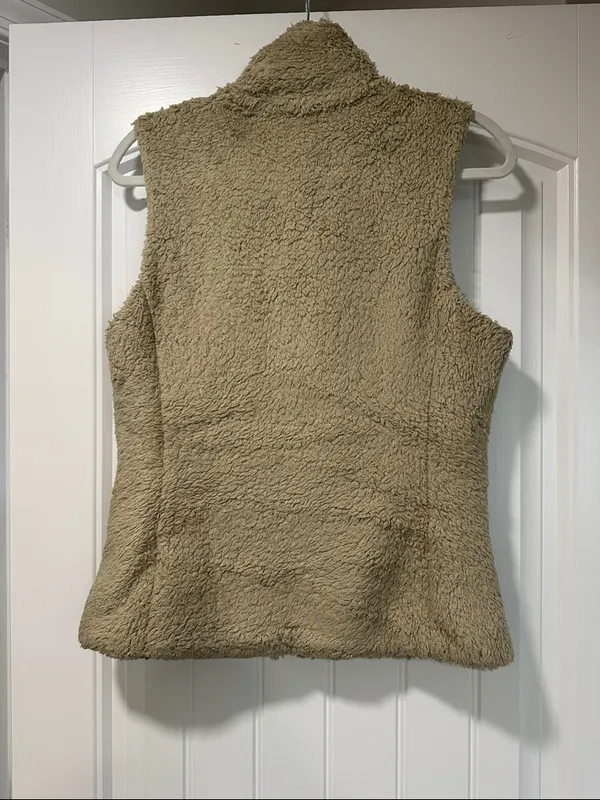 Patagonia Tan Sherpa Fleece Vest - Image 3