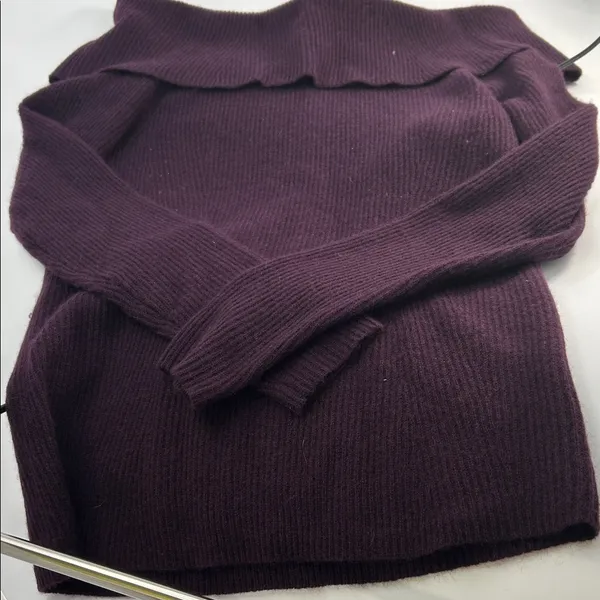Bloomingdale's Off-the-Shoulder Plum Sweater cashmere - Image 16