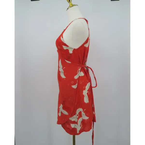 Billabong Red Crane Print Halter Mini Dress Women Medium Keyhole Neck Tie Waist‎ - Image 6