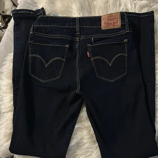 Levi's Dark Blue Skinny Jeans with Sleek Tapered Design - Image 2