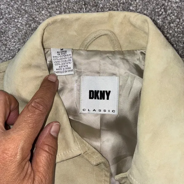 DKNY Classic Beige Suede Blazer Jacket Womens‎ Size Medium Button Front Pockets - Image 9