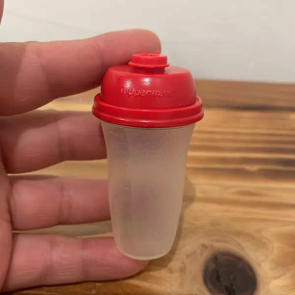 Vintage Tupperware Mini Key Chain Quick Shake Cup Tumbler Lid Pill Container Red - Image 3