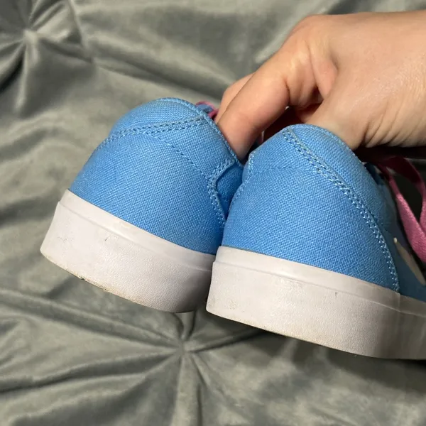 Nike Size 7 Women SB Zapatillas Charge Canvas Light Blue Pink‎ Tie Causal - Image 7