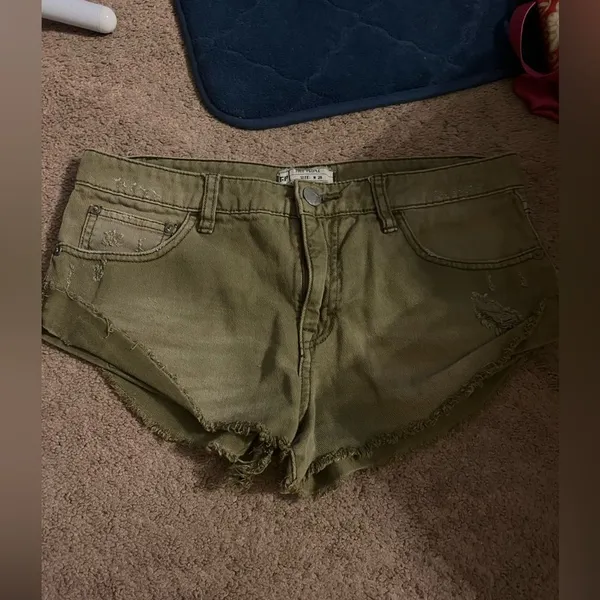 Free people green short shorts‎ 26 - Image 2