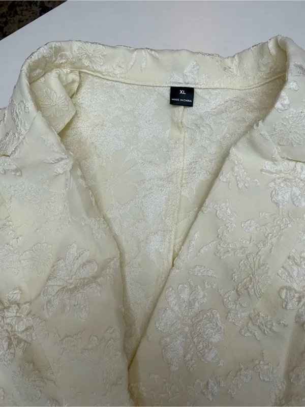 Textured Floral Jacquard Fabric Classic Waist-Cinching Vest Coa size XL - Image 7