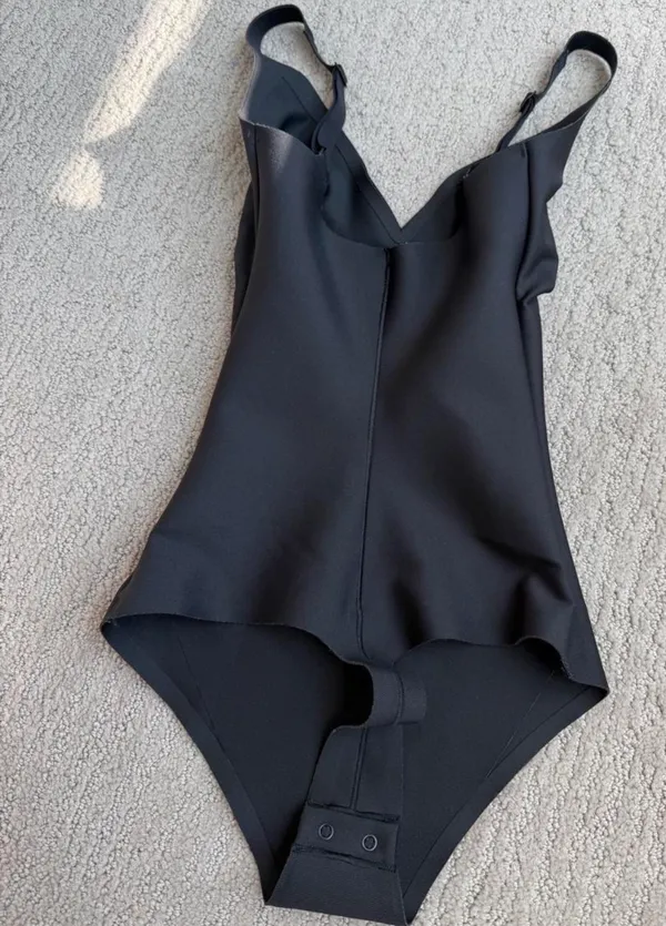 SKIMS Plunge Thong Unlined Bodysuit - Image 5