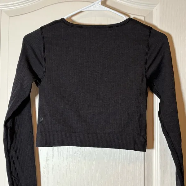 Lululemon Ebb To Street long-sleeve crop. SZ 6 Preloved. - Image 4