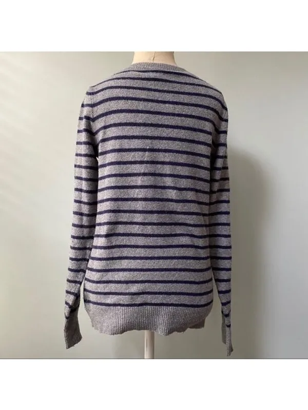 Gap Gray and Navy Stripe V Neck Sweater - Image 7