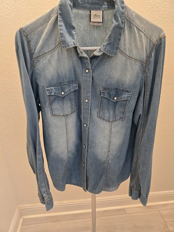 Laura Ashley Denim Womens XL Western Pearl Snap Button Denim Shirt Acid Wash Y2K - Image 2