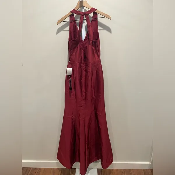 Alfred Sung V-Neck Halter Satin Trumpet Gown in‎ Burgundy Size 2 - Image 9