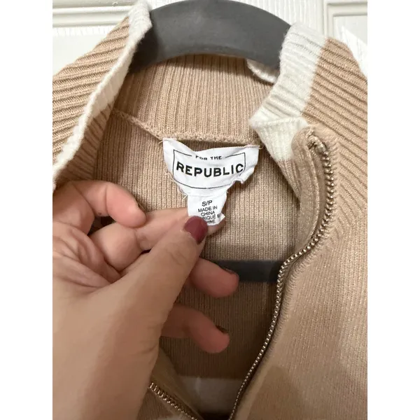 For The Republic Tan‎ White Striped Quarter Zip Mock Neck Sweater Small - Image 3