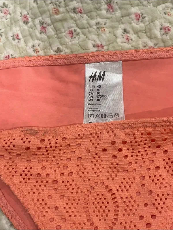 H&M Coral Crochet Tie-Side Bikini Set - Image 3