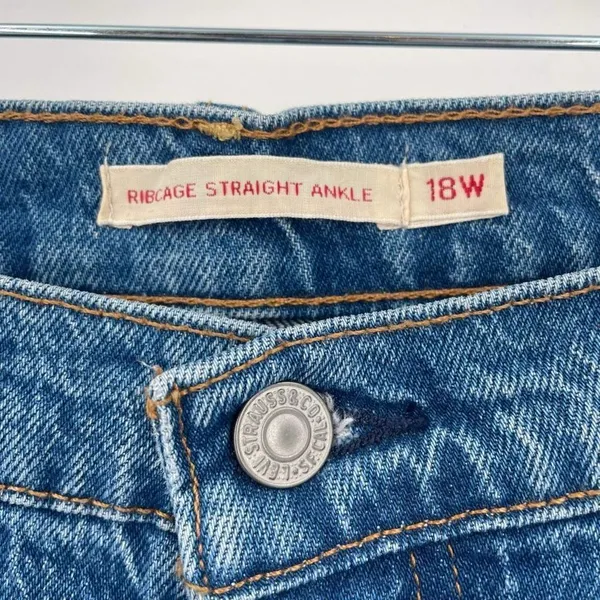 Levi's Women's Ribcage Straight Ankle Jeans Blue Denim Medium Wash‎ Size 18W - Image 3
