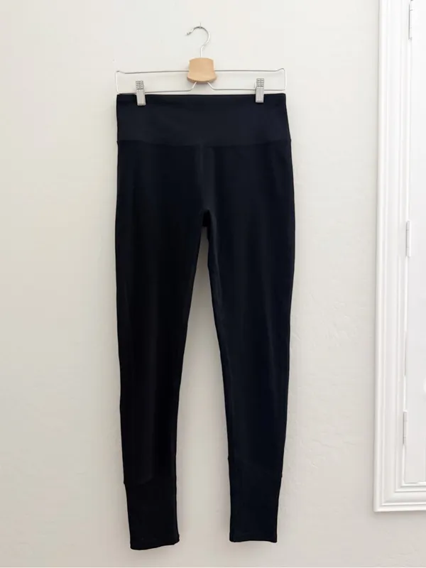 ALO High-Waist Alosoft Lounge Legging in Black Size L - Image 2