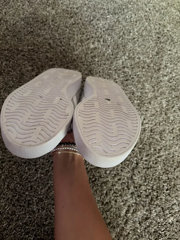 Adidas Sneakers! Size 7. Barley worn - Image 3