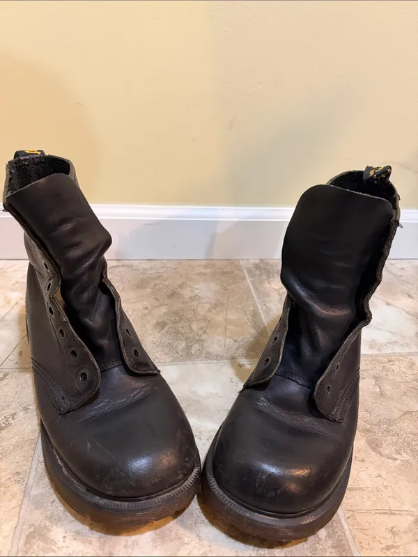 Women’s Dr Martens Vintage Black Leather Lace-Up Combat Boots without Shoe Laces - Image 4