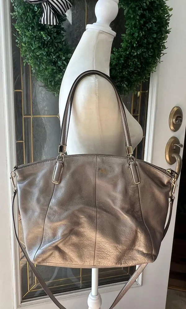 Coach | ladies Kelsey crossbody satchel handbag. - Image 2