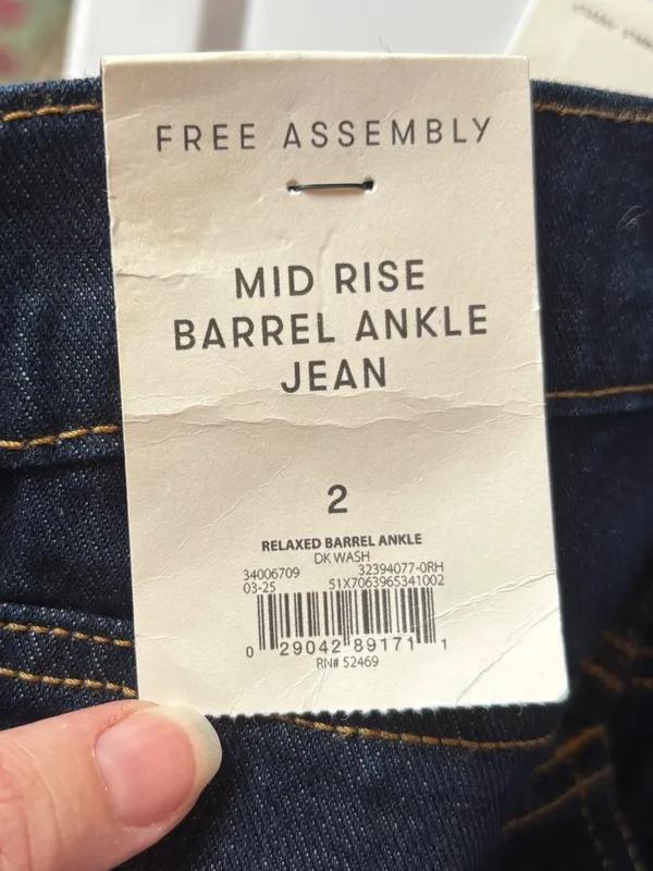 NWT Free Assembly Mid Rise Barrel Ankle Jeans sz 2 - Image 6