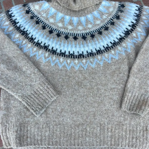 H&M Tan and cream knit oversized turtleneck sweater sz M - Image 3