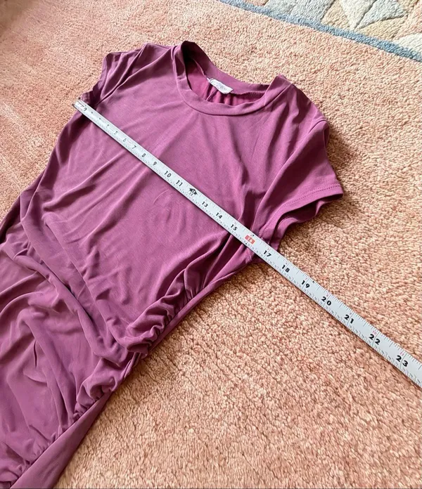 Vestique Mauve Ruched Side Slit Maxi Dress Size S Short Sleeve Bodycon - Image 3