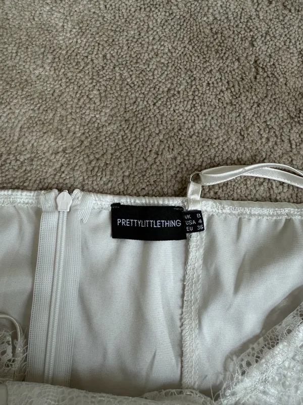 PrettyLittleThing White Satin Lace Bodysuit Size 4 - Image 5