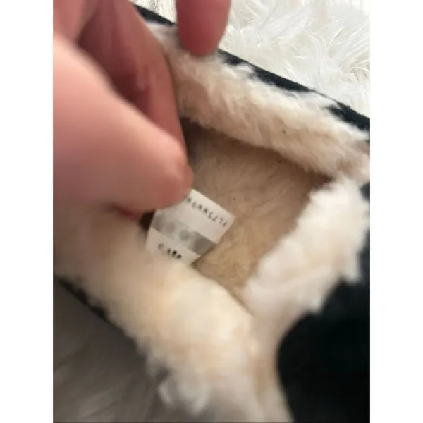Ugg ansley slipper indoor outdoor size 7 light used suede - Image 3