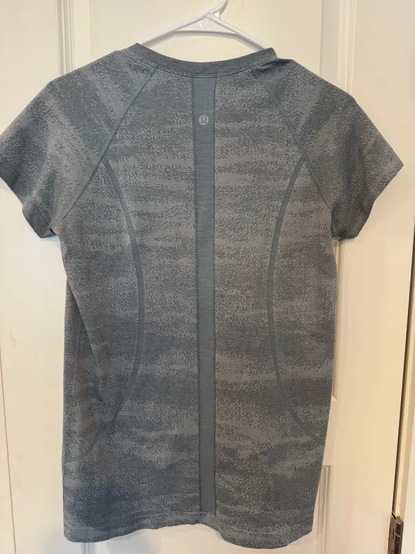 Lululemon Swiftly Tech Short Sleeve Blue - Image 2