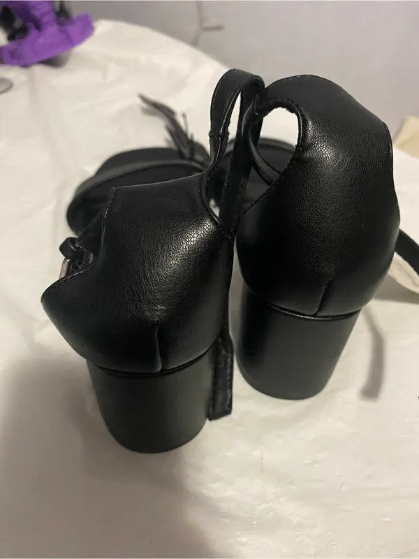 No Boundaries Black Ankle-Strap Block Heel Sandals - Minimalist Open-Toe - Image 2