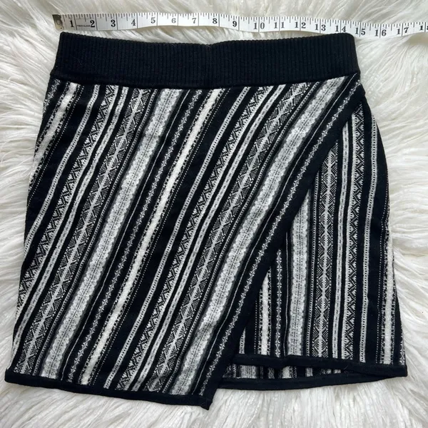 NWT Smartwool knit Alpine Lodge Patterned skirt size small - Image 3