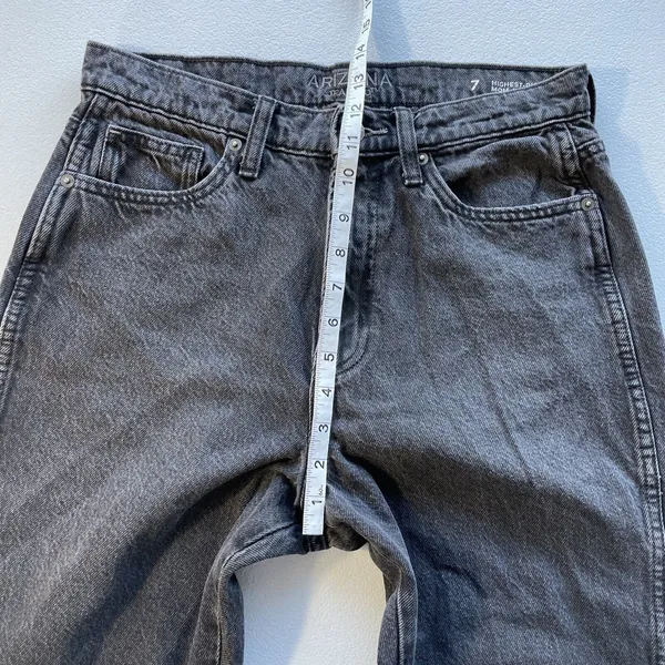 Arizona Jeans Womens Size 7 Highest Rise Mom Jeans Faded Black Denim Pockets - Image 9