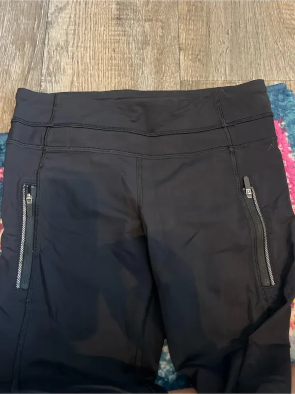 Lululemon black ankle mesh leggings size 6 - Image 11