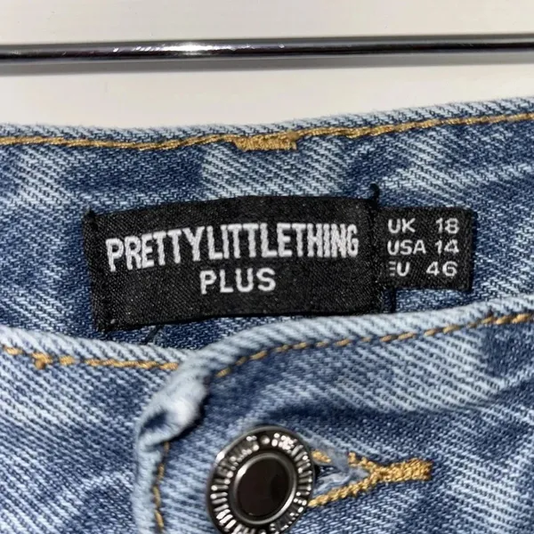 PrettyLittleThing Plus Blue Distressed Straight Leg Jeans Size 14 - Image 3
