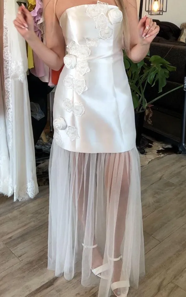 Elliatt Elegant White Strapless Dress - Image 9