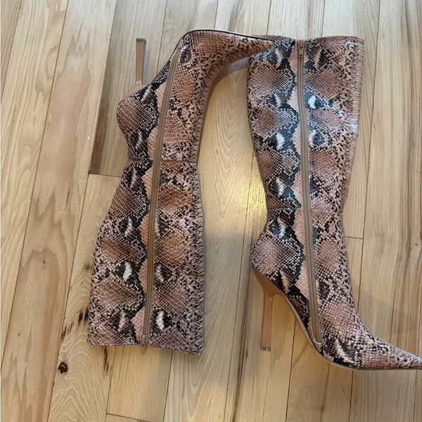 Steve Madden Kathleen knee-high boots- snake skin! Size 6! - Image 5