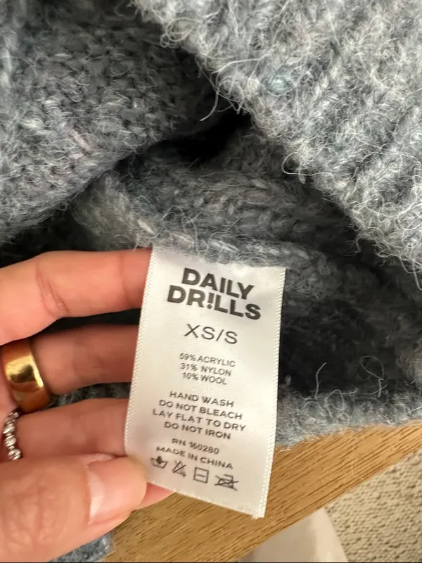 Daily Drills Gray Cable-Knit Sweater & Shorts Set - Image 4