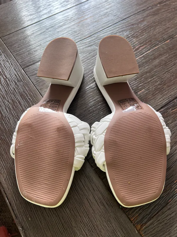 Heels Size 8.5 - Image 2