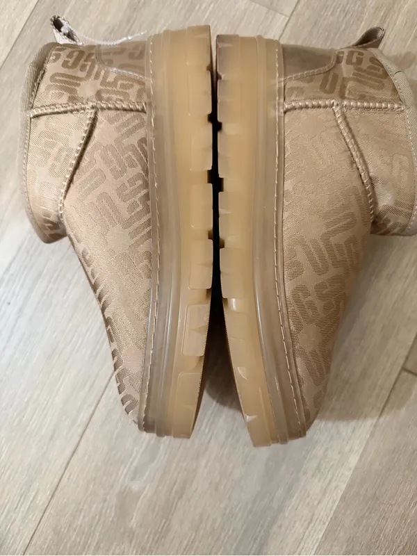 UGG Chestnut Logo Short Shearling-Lined Booties - Image 3