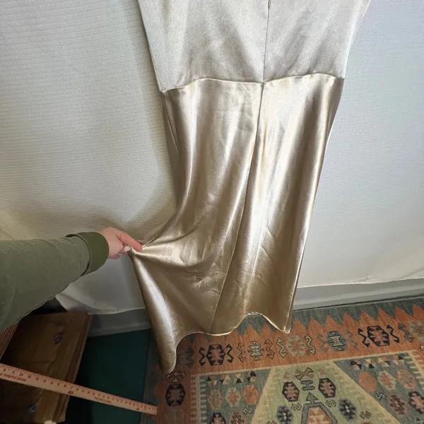 Birdy Grey Champagne Gold Satin V-Neck Spaghetti Strap‎ Maxi Dress Slit Large - Image 5