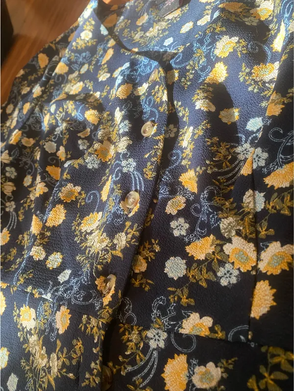Navy Blue Floral Blouse Size L - Image 3