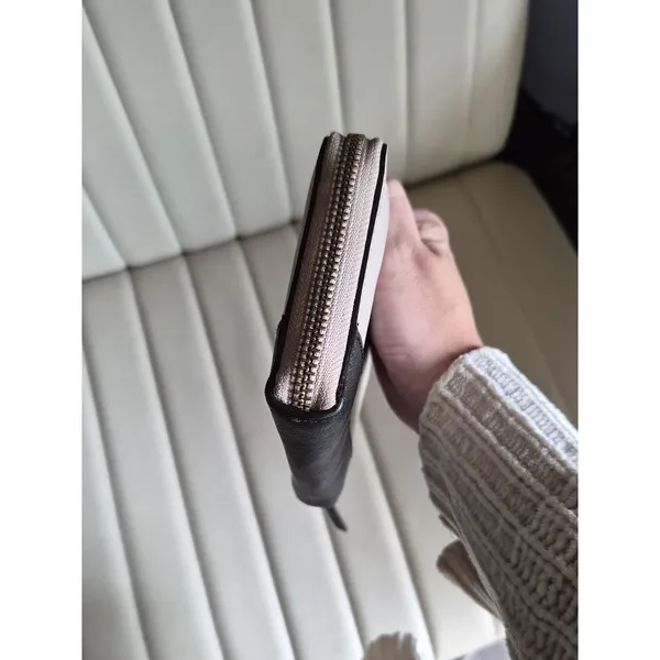 Kate Spade Two-Tone Zip Wallet in Cream and Black - Image 3