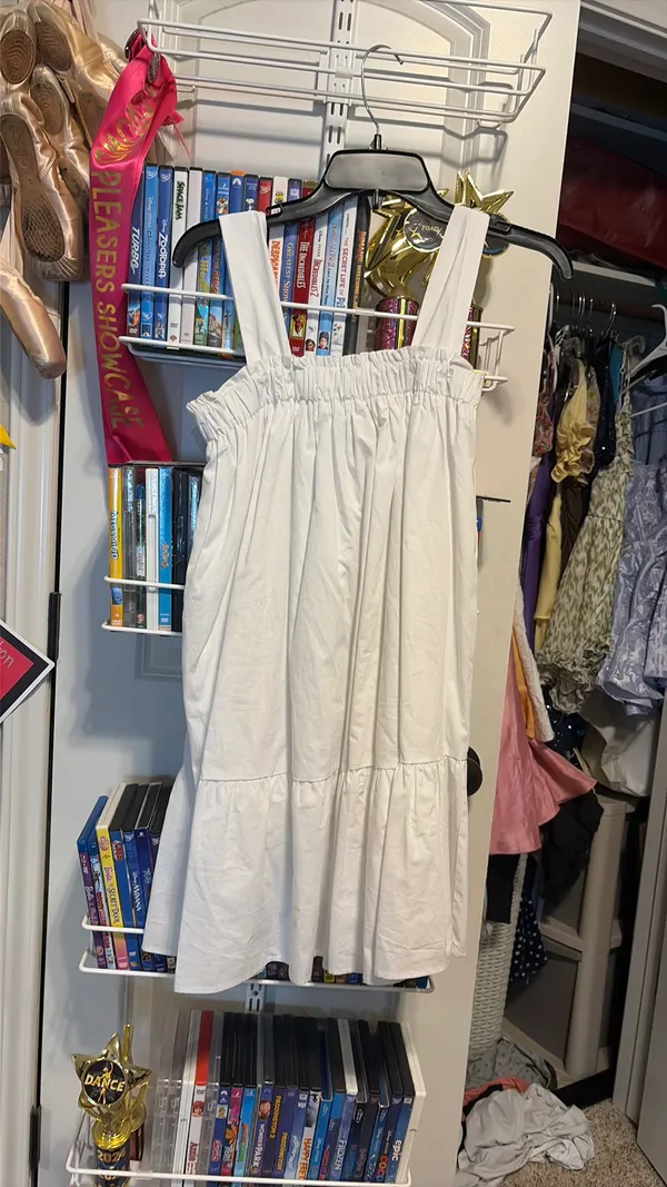 A white short dress from Francesca‘s - Image 2