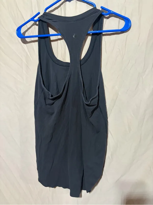 Lululemon tank top - Image 2