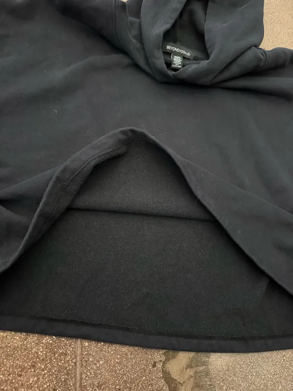 Beyond Yoga Cropped Black Hoodie - Image 3