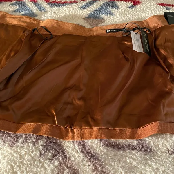 NWT BLANK-NYC Button Front Mini Skirt - Image 10