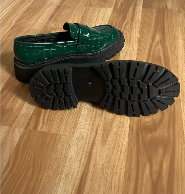 Emerald Snake Skin Loafers Green Size 9 - Image 3