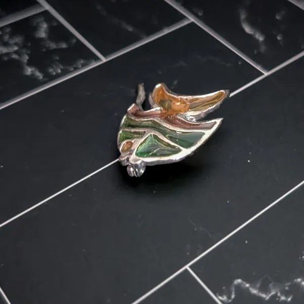 Vintage Brooch - Green & Orange Fish - Tarnished - Image 5