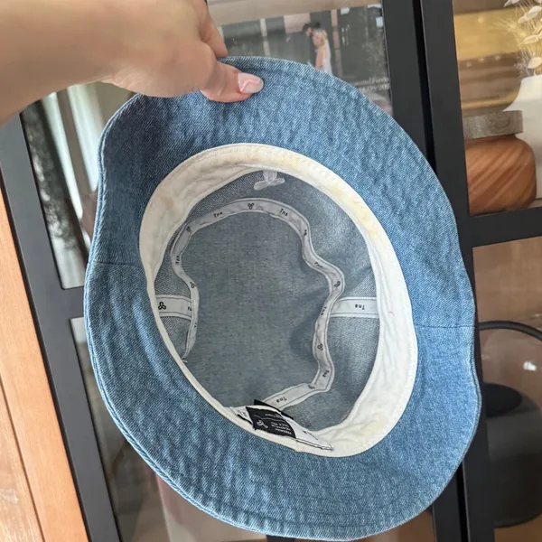 Aritzia TNA denim bucket hat m/L embroidered logo light medium wash - Image 5
