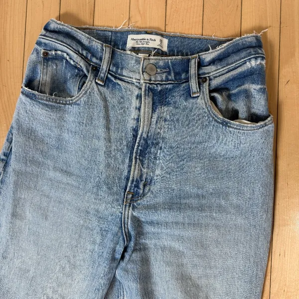 ABERCROMBIE & FITCH The 90's Straight Ultra High Rise Curve Love Size 26 Slit - Image 4