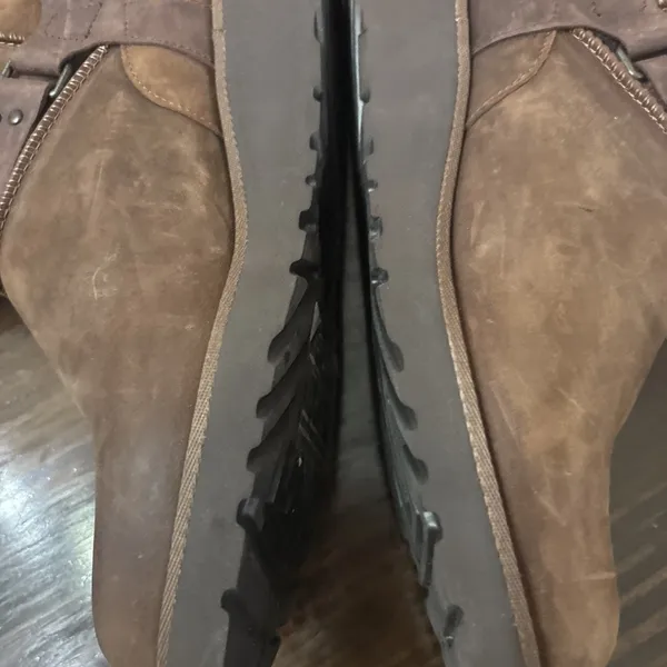 UGG NEW Sz 7 Maddox Leather Moto Boots Treadlite Water Resistant wool Lined - Image 6