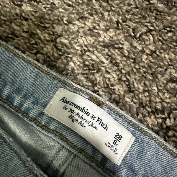 Abercrombie & Fitch Women's Light Blue Straight Leg Jeans - Image 2